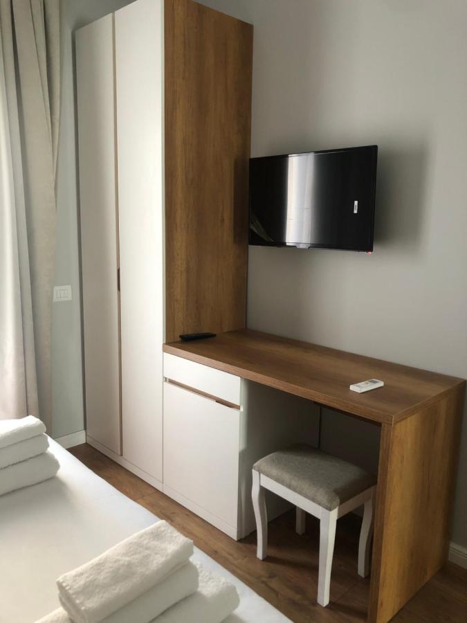 Andys Rooms Hotel Tirana Exterior foto