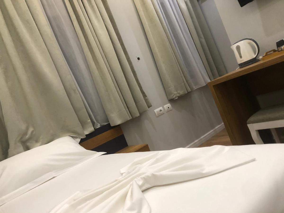 Andys Rooms Hotel Tirana Exterior foto