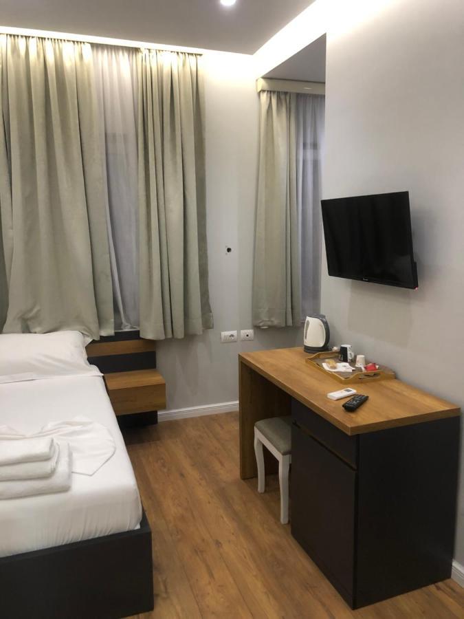 Andys Rooms Hotel Tirana Exterior foto