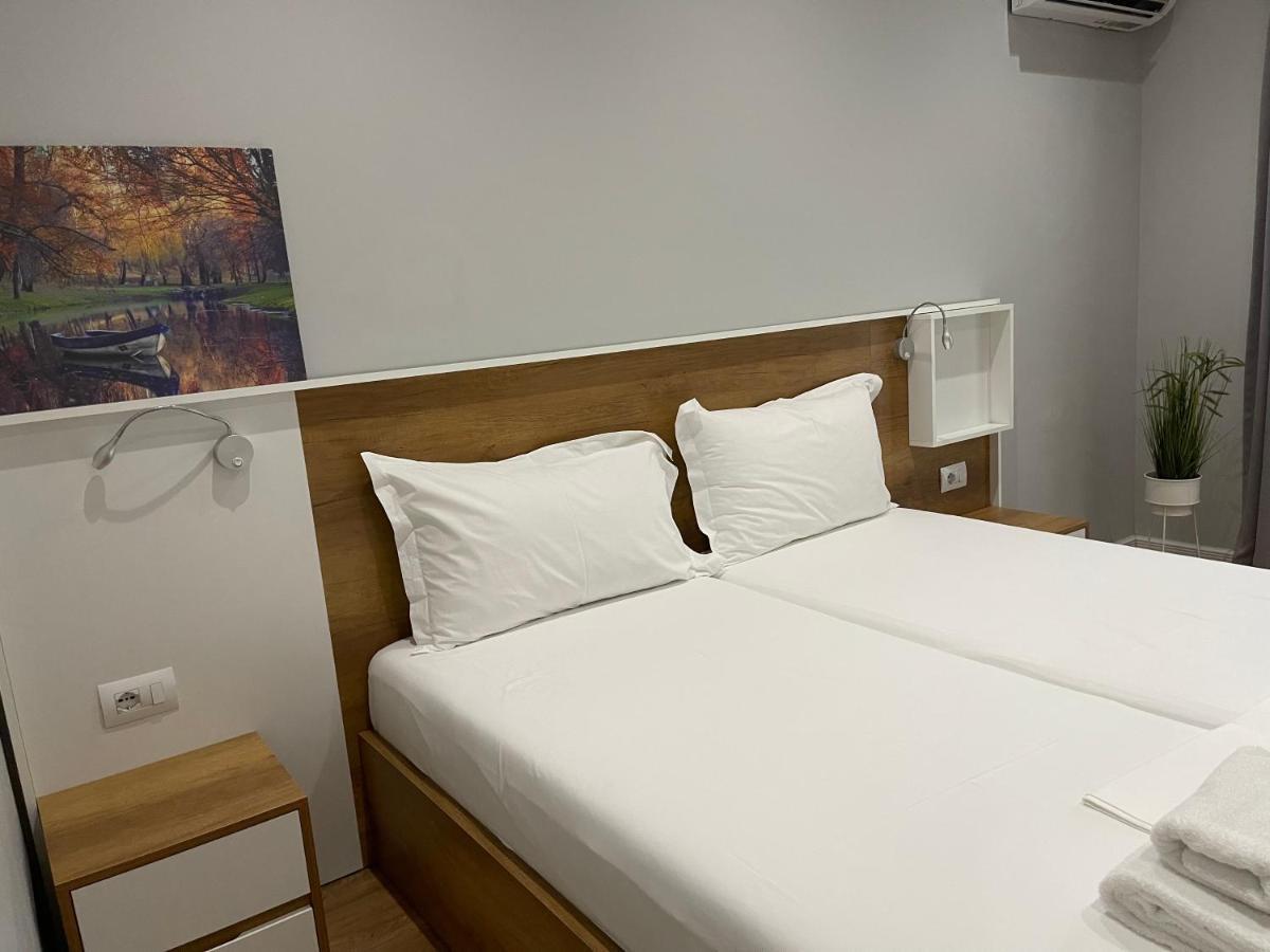 Andys Rooms Hotel Tirana Exterior foto