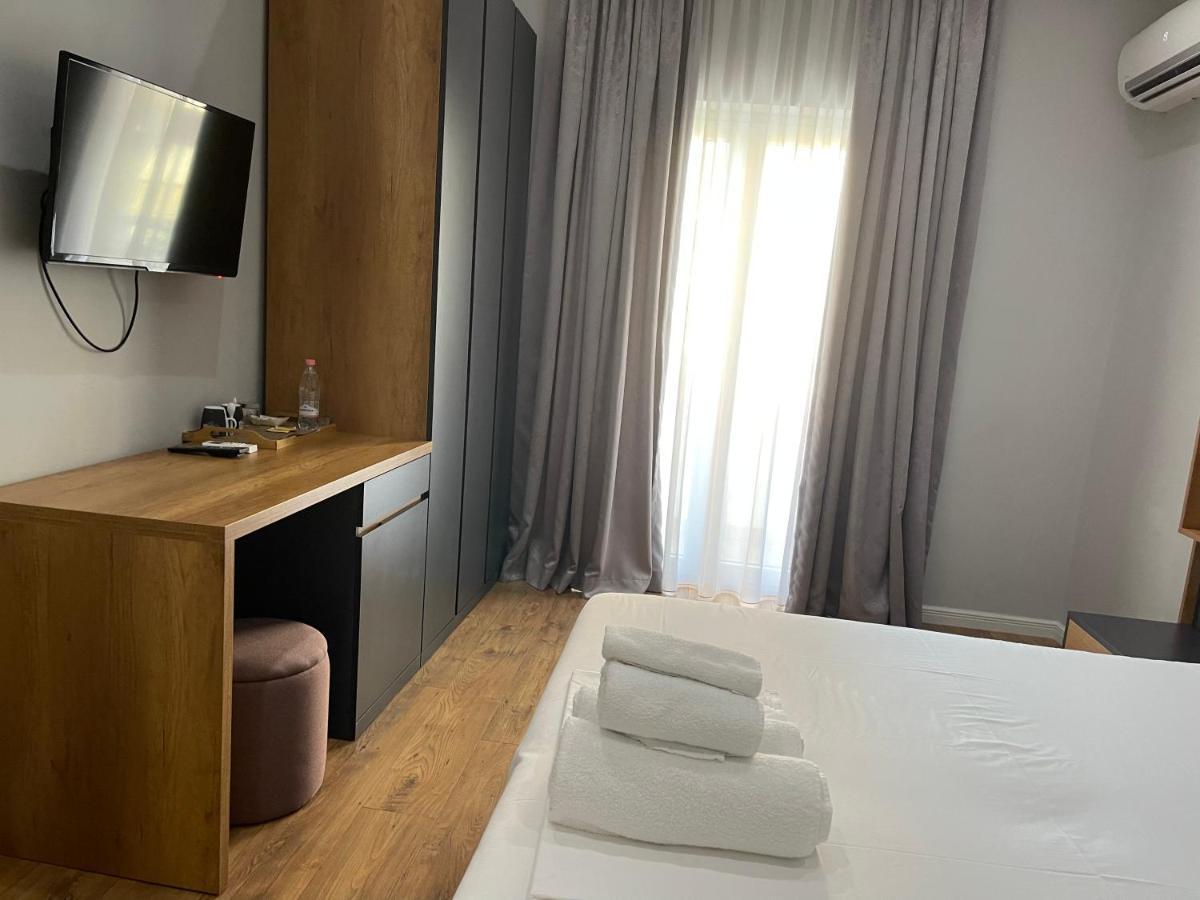 Andys Rooms Hotel Tirana Exterior foto