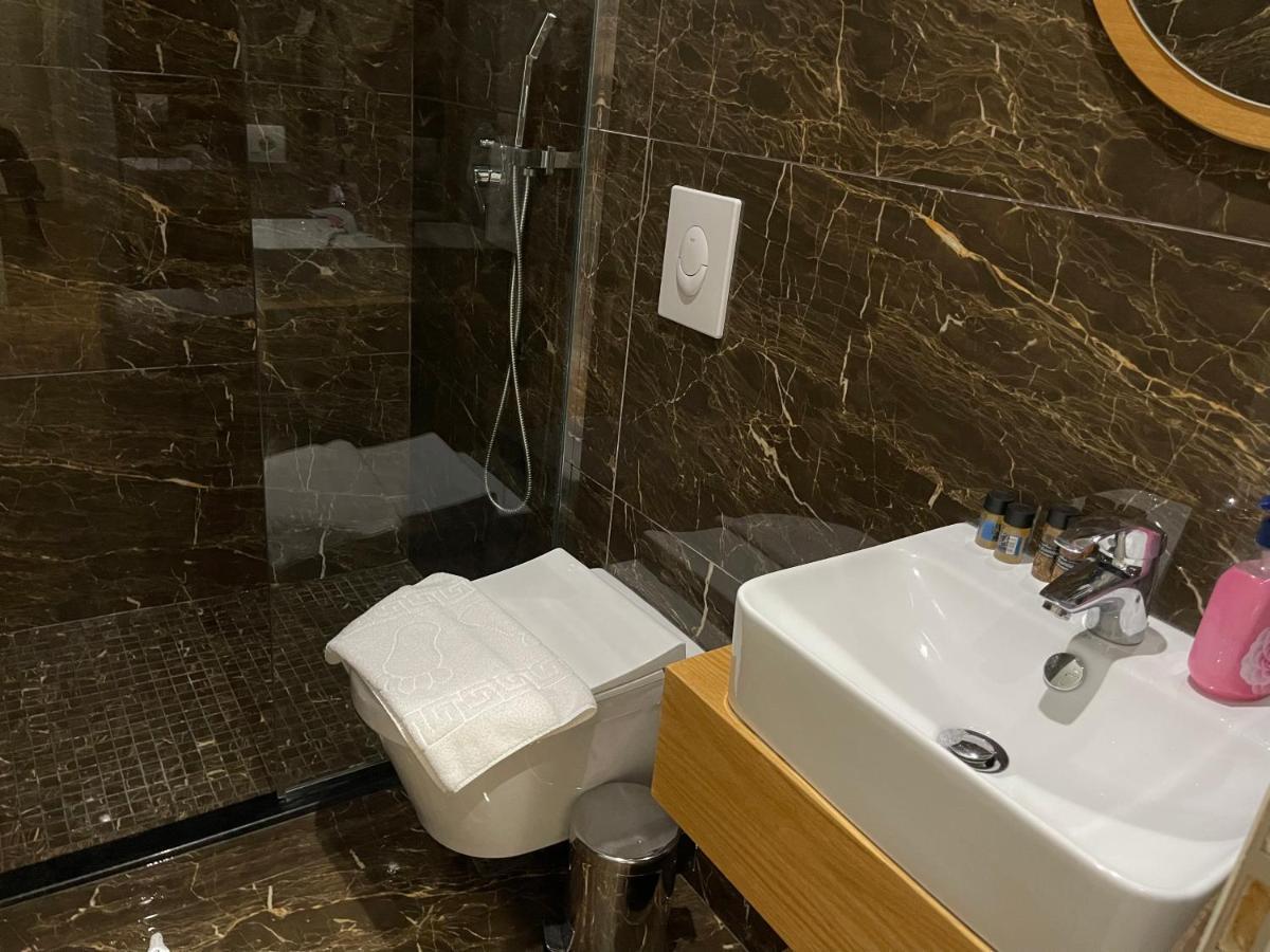 Andys Rooms Hotel Tirana Exterior foto